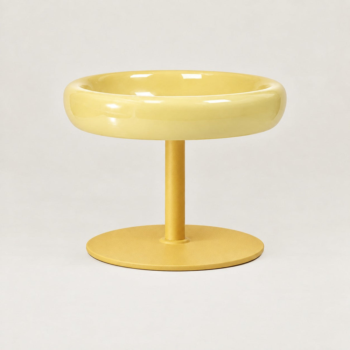 Gamelle surélevée en céramique coloris jaune pâle