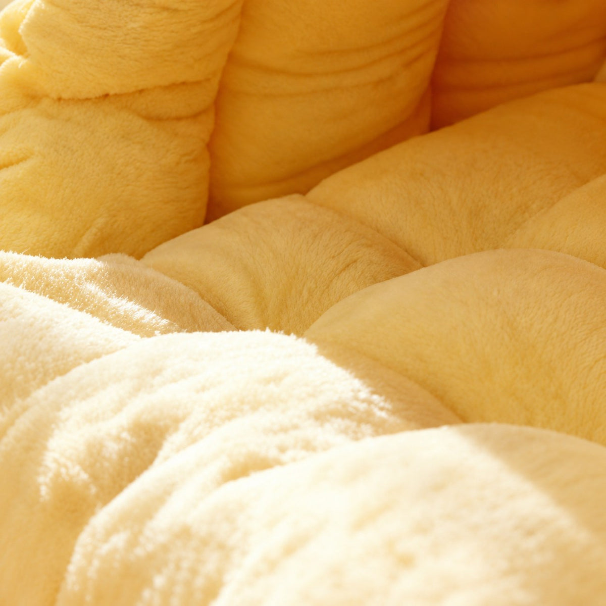 Gros plan sur le matelas intérieur en peluche moelleuse
